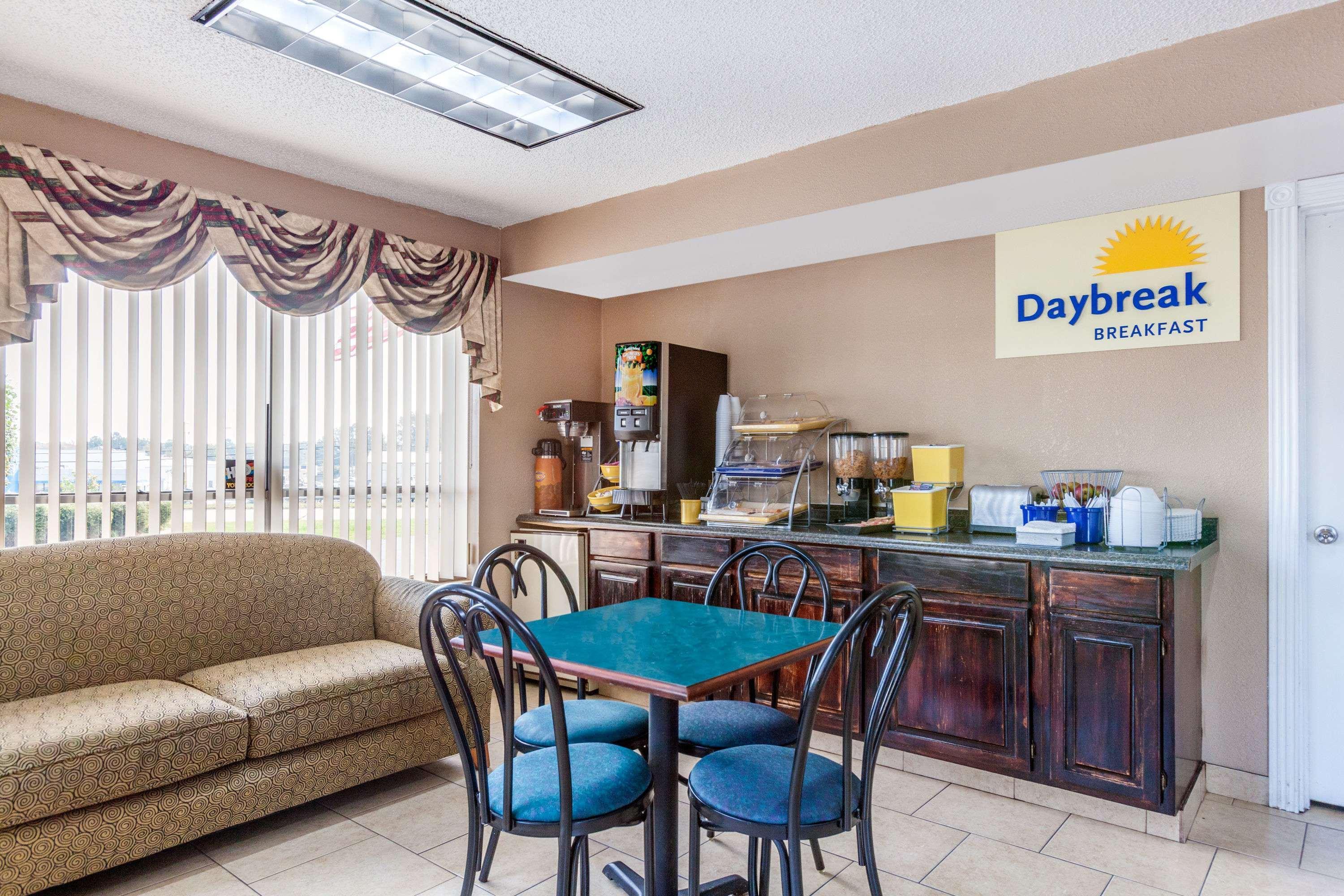 Days Inn Jacksonville Exterior photo