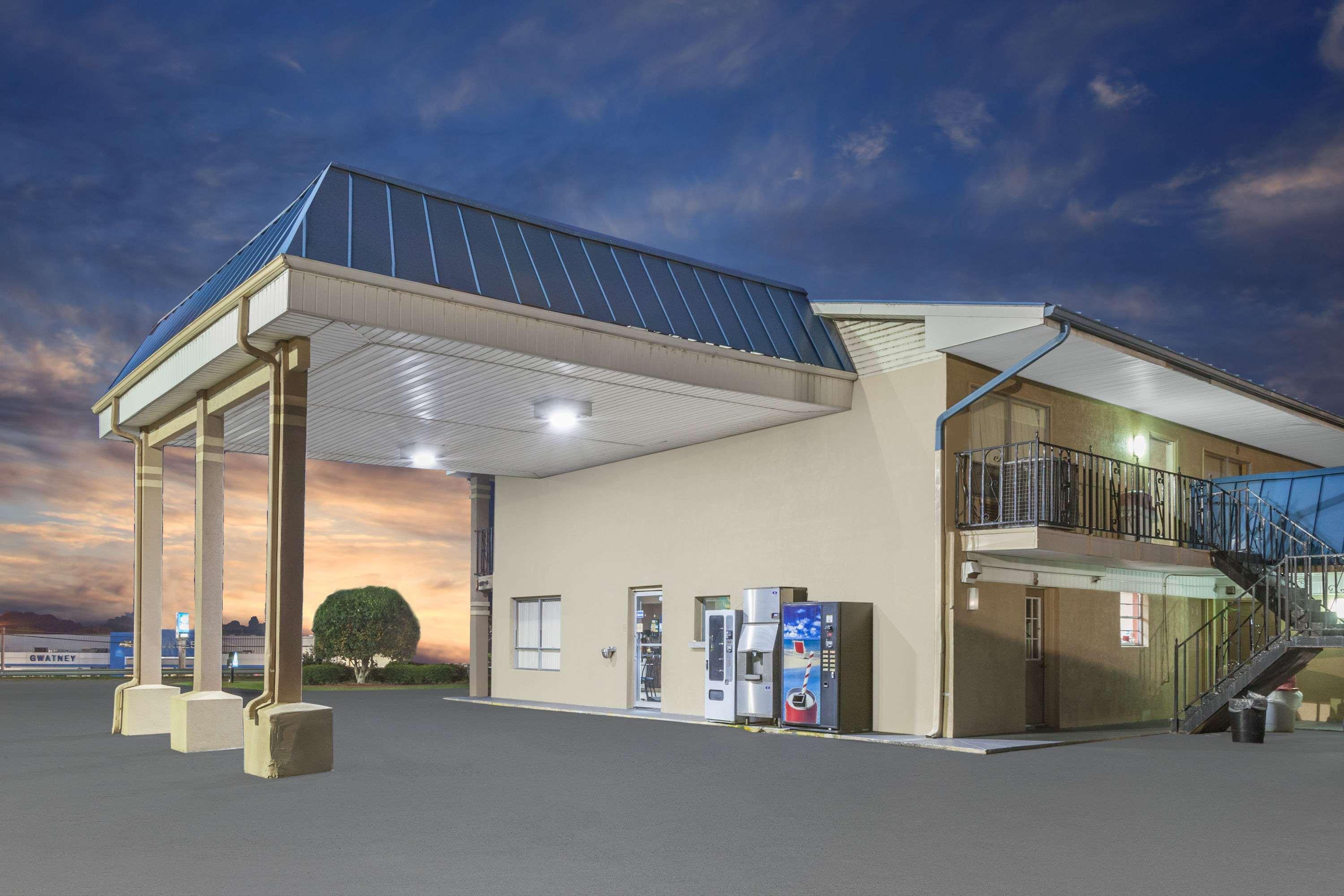 Days Inn Jacksonville Exterior photo